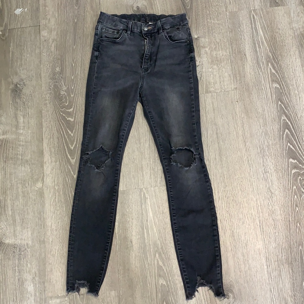 H&M black super skinny jeans. High rise. Size 29
